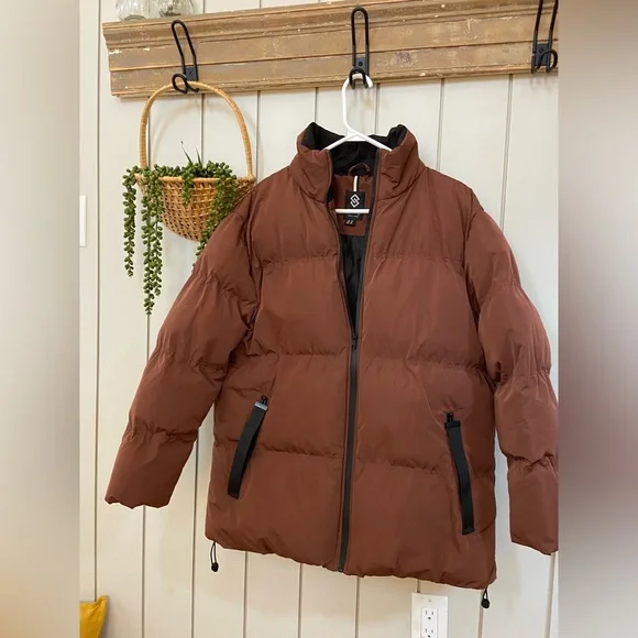 Puffer Jacket (Medium) - Picture 1 of 5